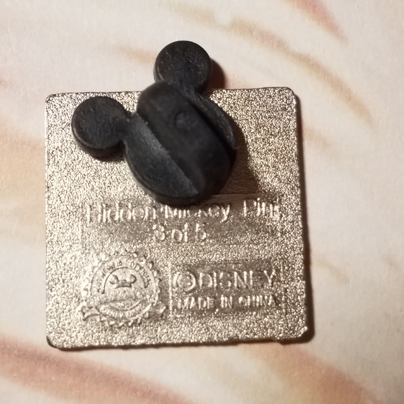 Goofy Hidden Mickey Disney pin - Picture 2 of 2